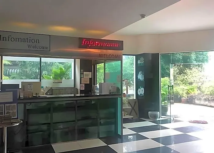 拉查达17普拉斯酒店 曼谷
